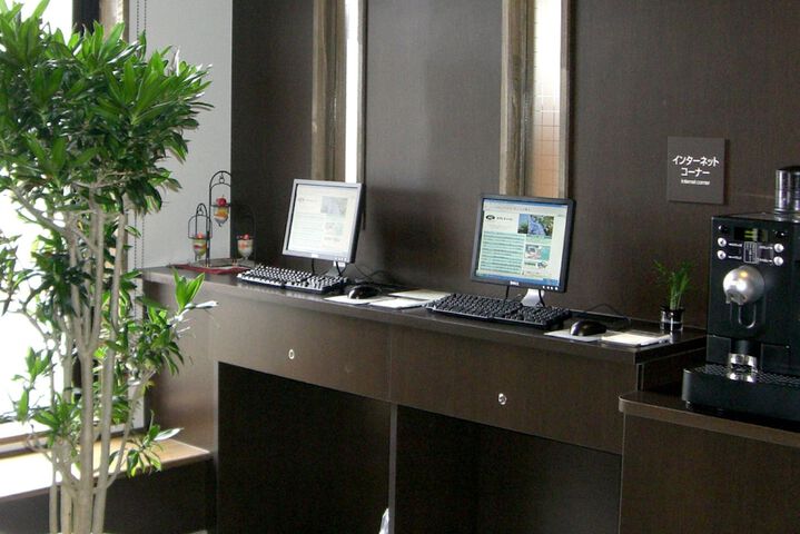 Business Center 26 of 32