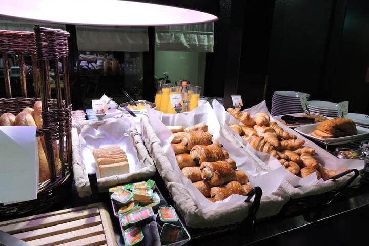 Breakfast buffet