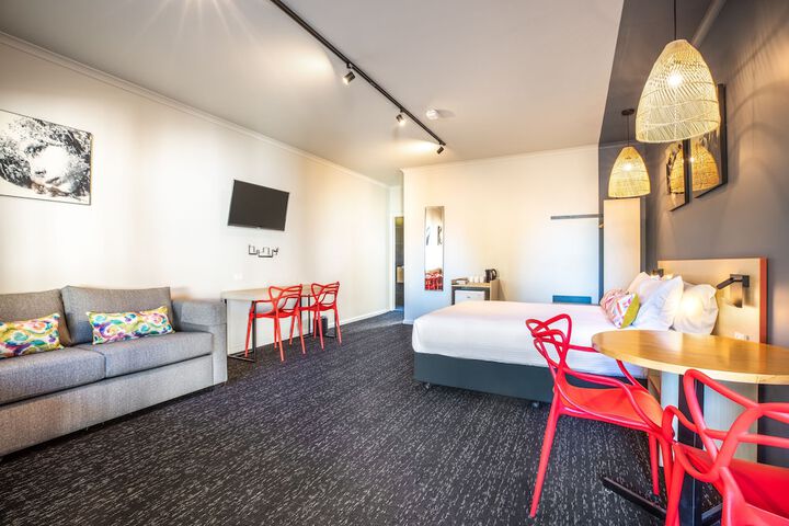 Room 2 of 35