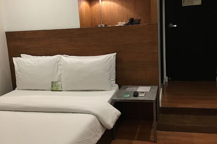 Room 16 of 52