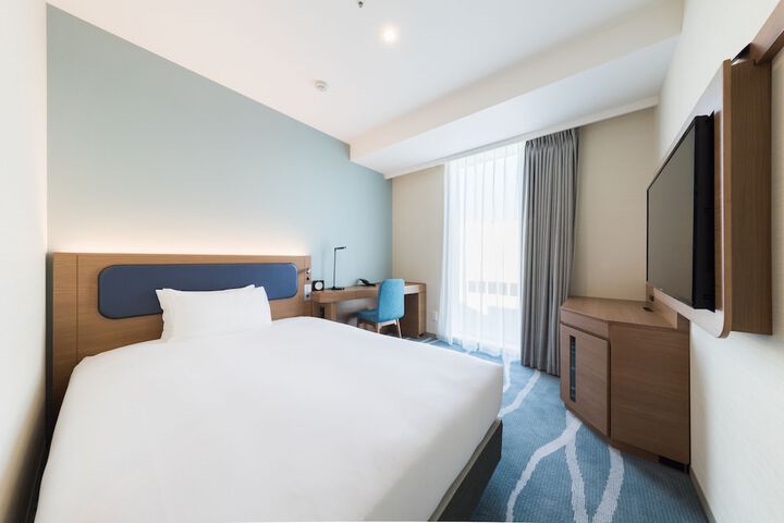 Room 10 of 27