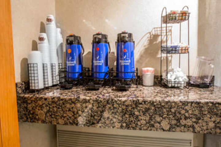Breakfast/Coffee Service 7 of 38