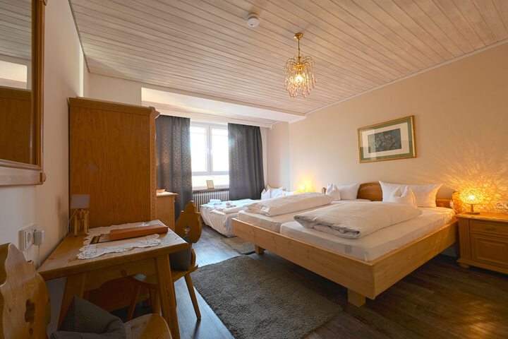 Room 15 of 77