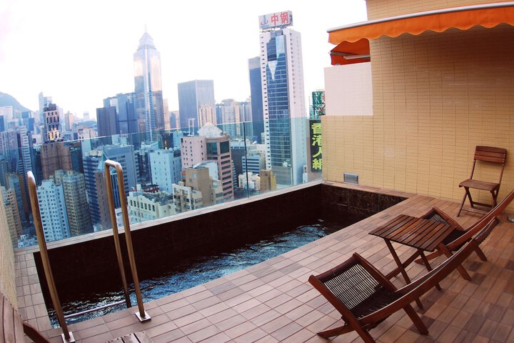 Hotel Pool