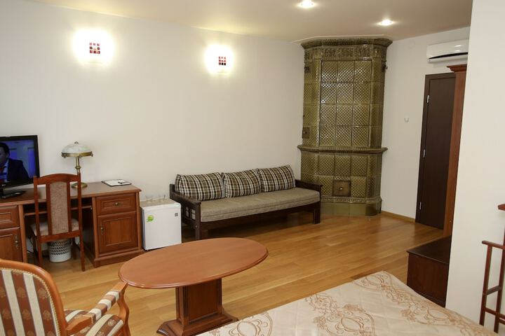 Room 9 of 44
