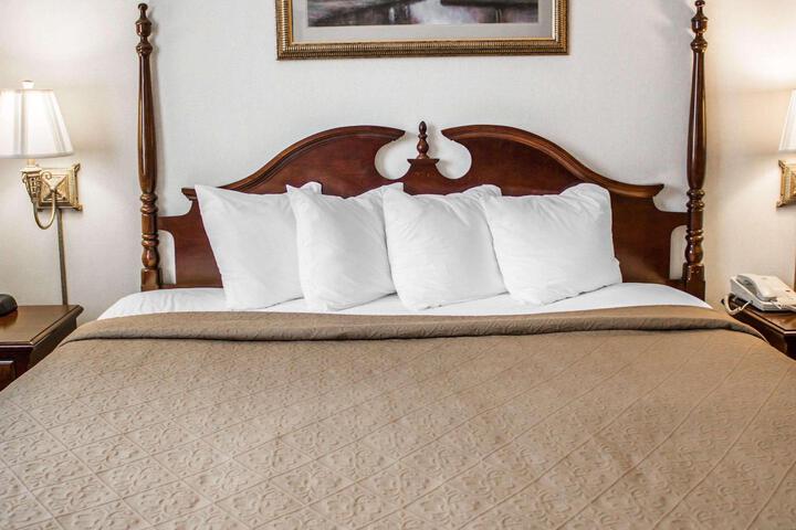 1 King Bed (6 of 6)
