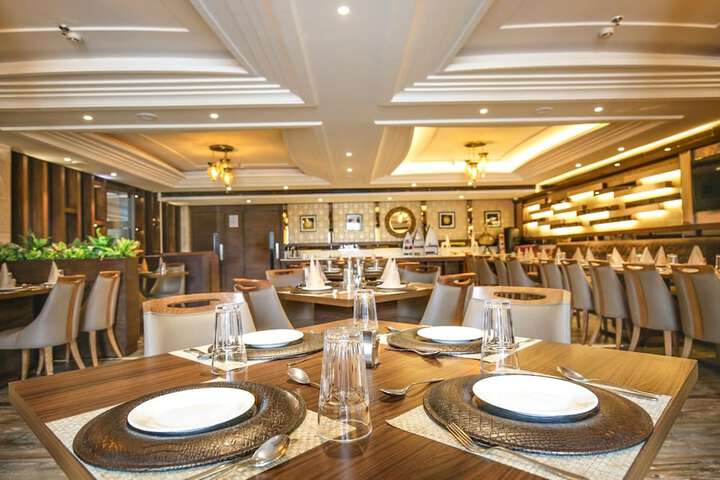 Dining 55 of 74