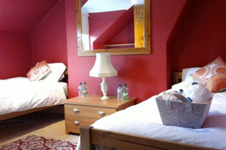 Room 3 of 47