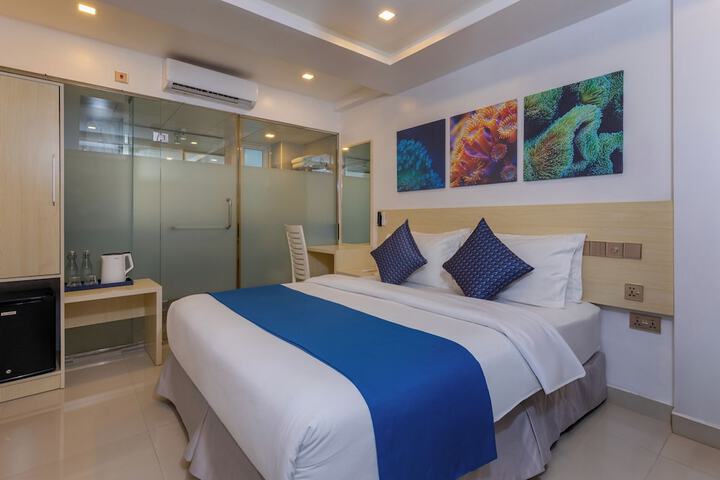 Room 16 of 37