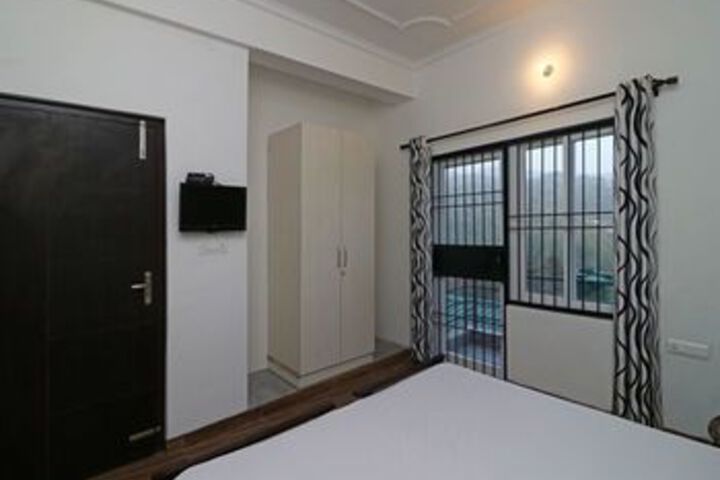 Room 8 of 21