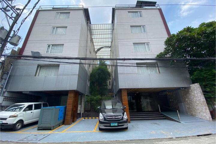 Capital O 820 Guijo Suites Makati