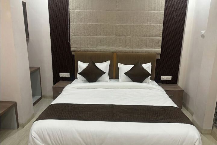 Room 15 of 42