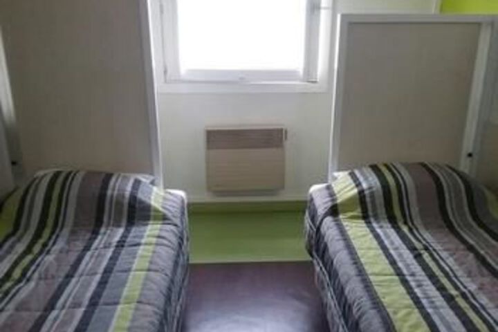 Room 12 of 32