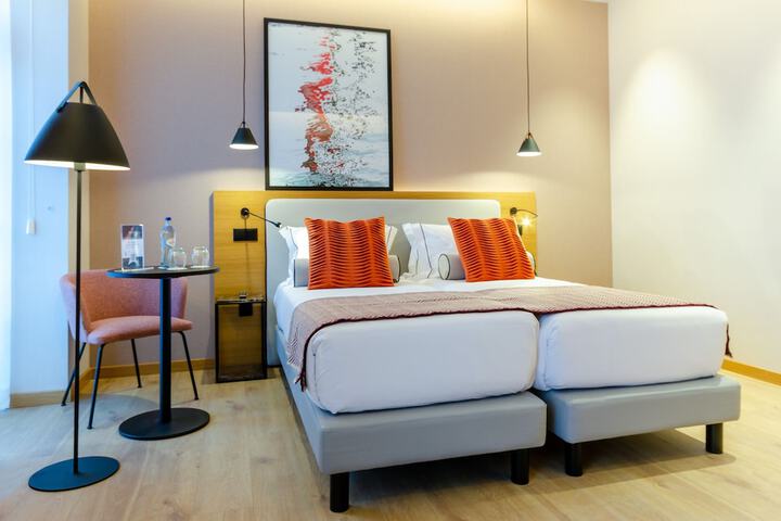 Room 46 of 99