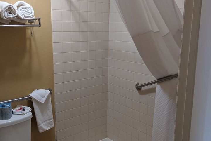 Room 21 of 37