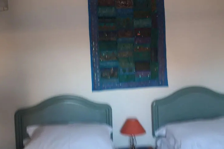 Room 4 of 11
