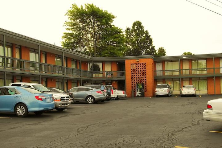 Property Grounds 44 of 51