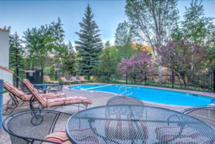 Pool 23 of 39