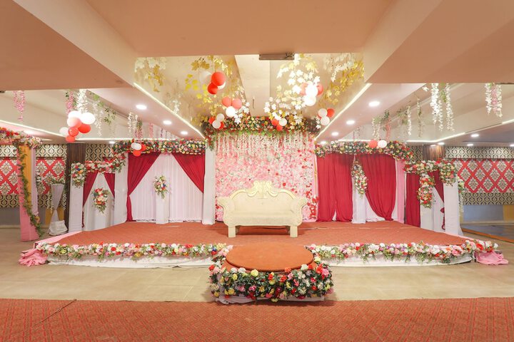 Ballroom/Hall 28 of 29