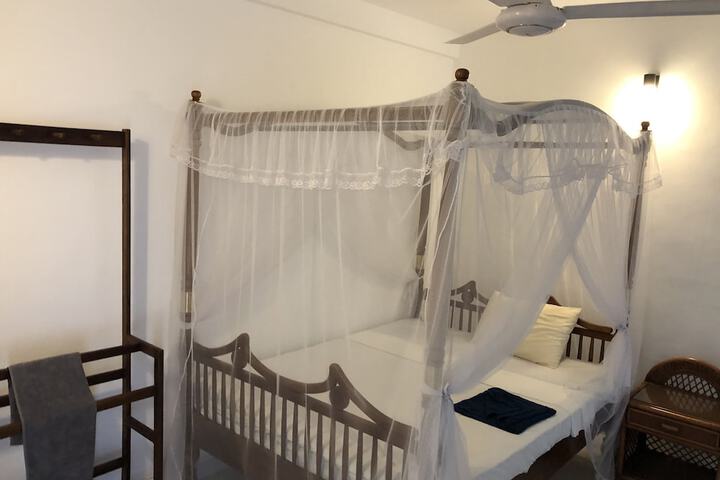 Room 19 of 42