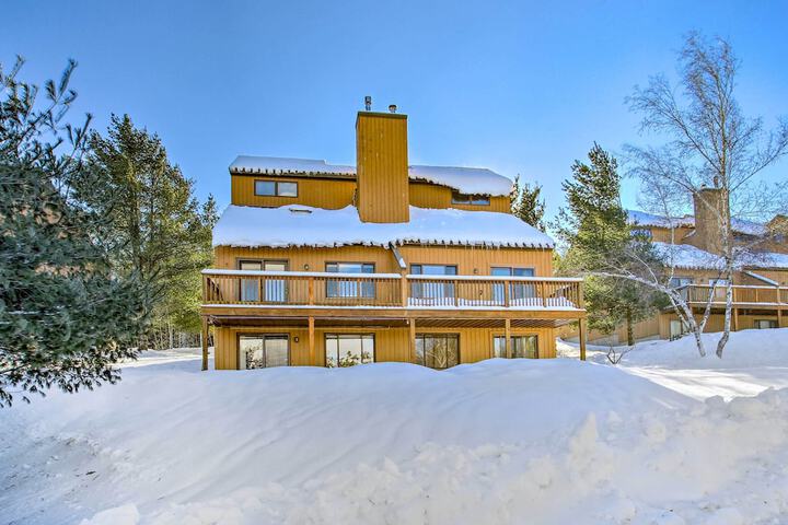 3 Mi to Attitash Resort: Condo w / Mtn Views!