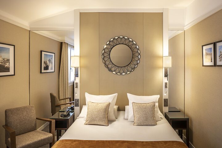 Room 35 of 83