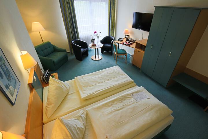 Room 18 of 74