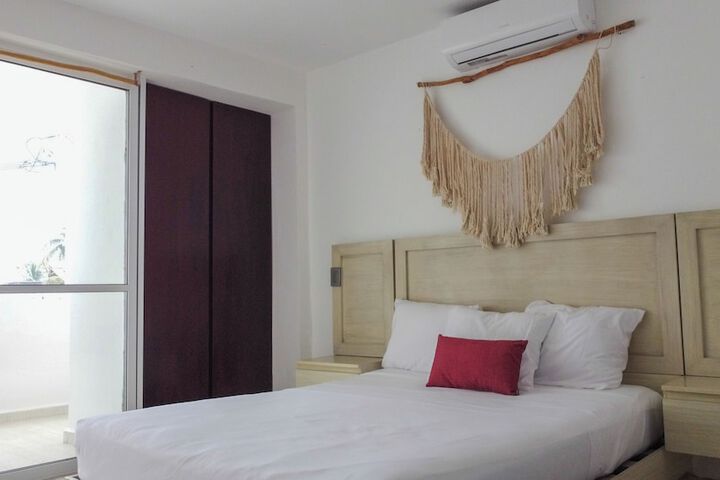 Room 6 of 37