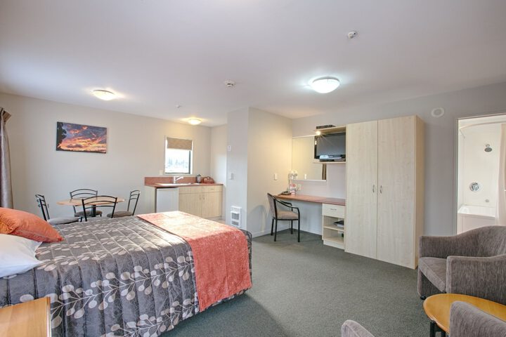 Room 18 of 37