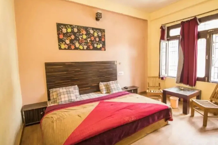 Room 3 of 8