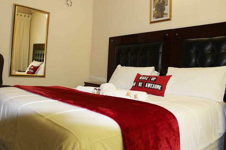 Room 4 of 18