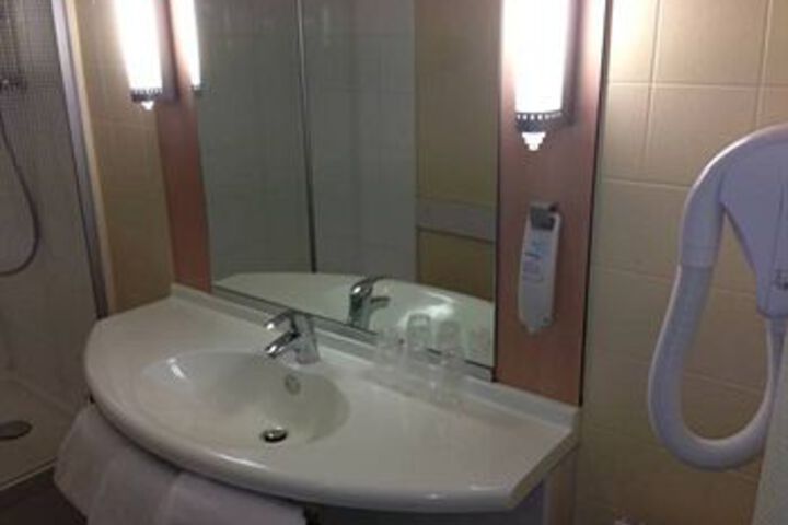 Room 2 of 19