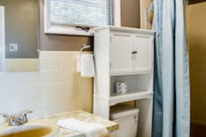 Room 145 of 243