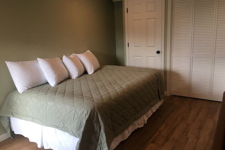 Room 4 of 81