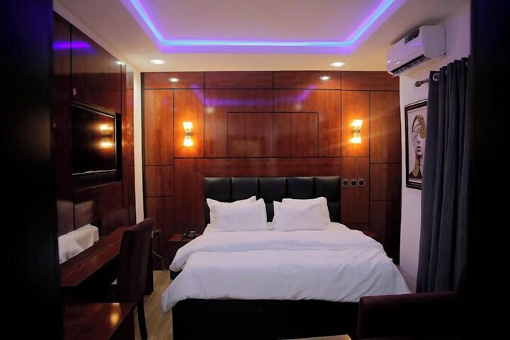 Room 13 of 47