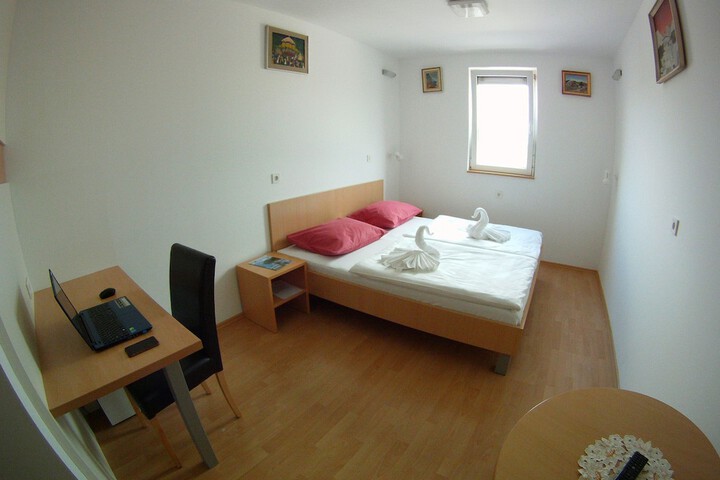Room 4 of 57
