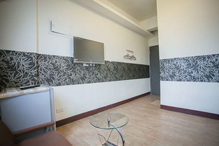 Room 15 of 16
