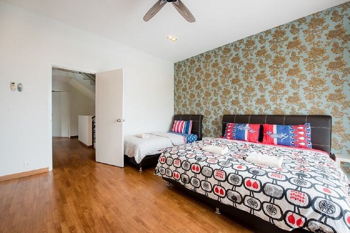 Room 4 of 54