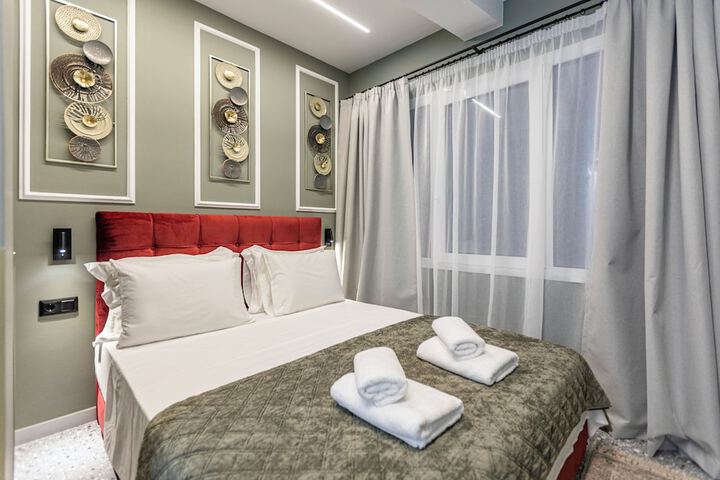 Room 43 of 100