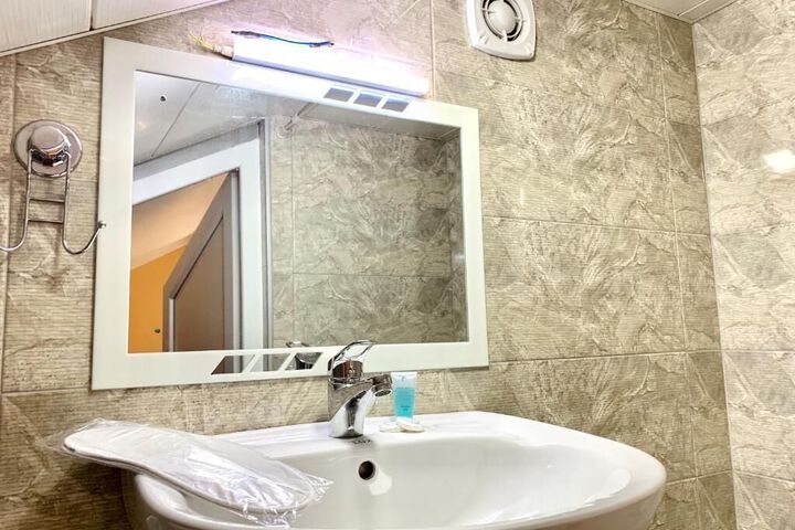 Room 15 of 100