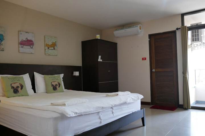 Room 17 of 19
