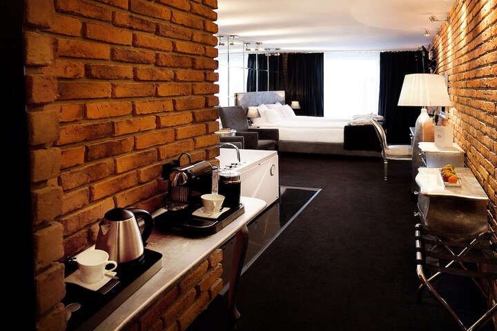 Room 49 of 112
