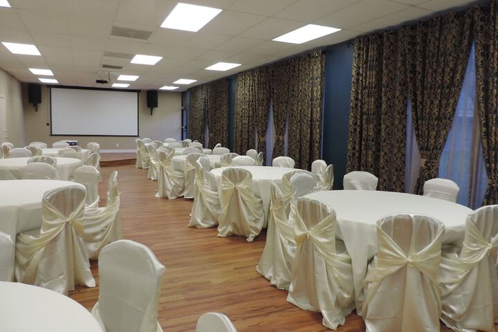 Ballroom/Hall 53 of 65