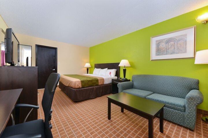1 King Bed (3 of 12)