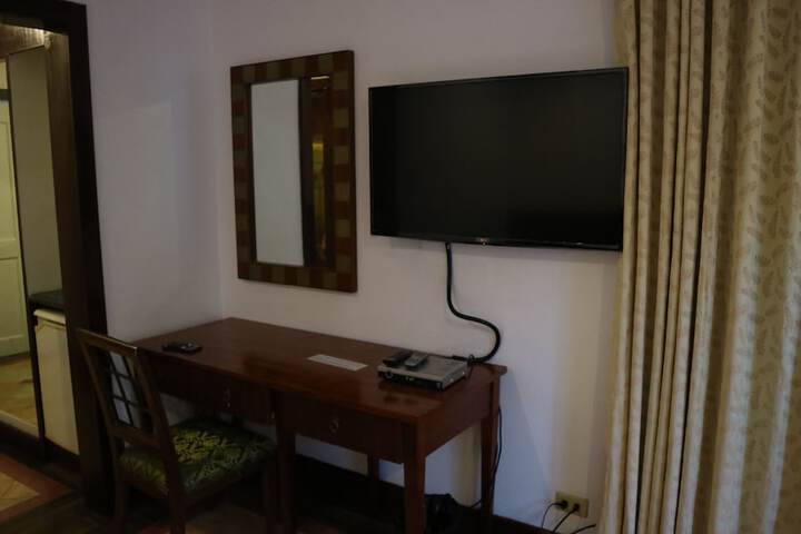 Room 15 of 50