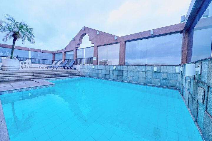 Pool 102 of 144