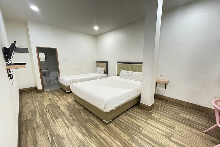 Room 13 of 35