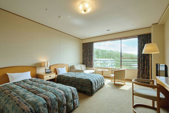Room 14 of 83