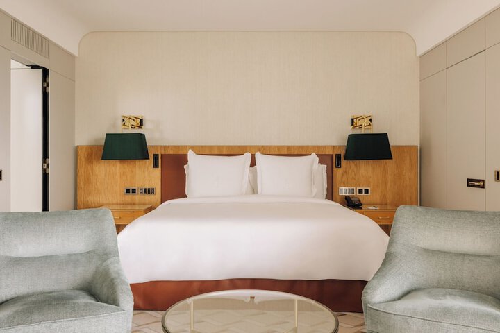 Room 51 of 188