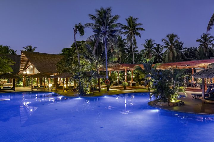 Hotel Pool